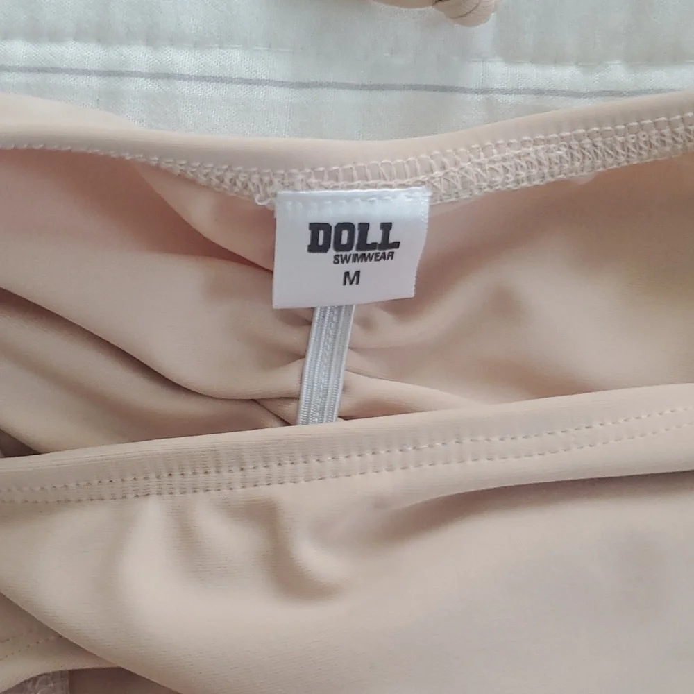 Bikini - Picture 3 of 4